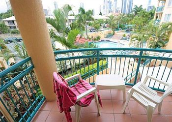 Paradise Isles Aparthotel 3*